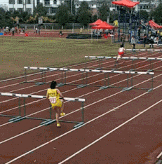 妹子|爆笑GIF: 妹子，你是来跨栏的，还是来搞笑的？