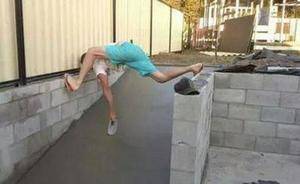 行行出状元|爆笑GIF: 二个轮的汽车