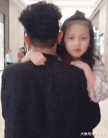 这是|搞笑GIF: 这是想打喷嚏却打不出来的你