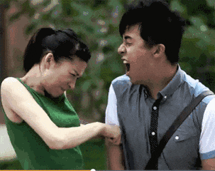 还是|搞笑GIF趣图:妹子,你到底是冲浪呢,还是太浪呢