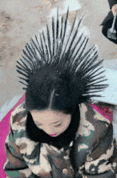 大金|搞笑GIF：这女生她跑起来我都追不上