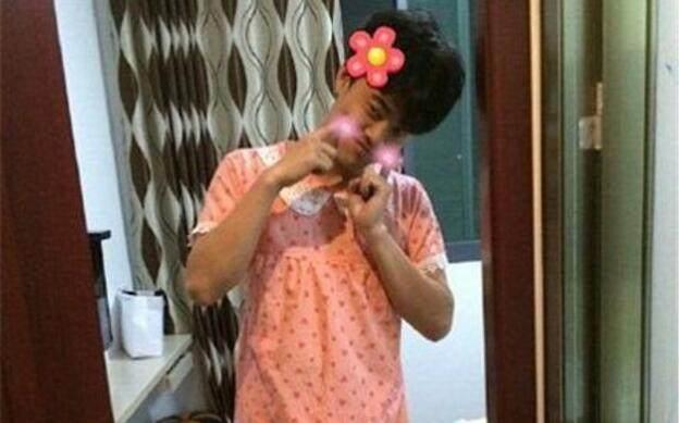 小明|搞笑段子图片:表演那个节目后,我们这几个女生就都没有男朋友了