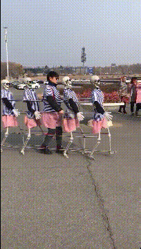 擦玻璃|搞笑GIF：别走啊，我在擦玻璃而已