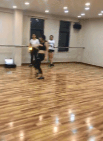 武松|搞笑GIF：他曾经是个王者，后来武松来了