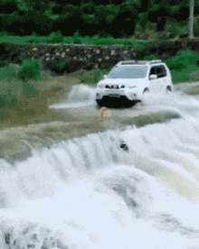 妹子|搞笑GIF趣图:妹子,这大婚的日子游戏不走,让新郎多难受啊