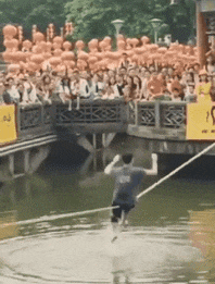 把子|搞笑GIF：这个把子好准