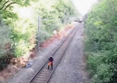 强势|搞笑GIF: 女友很强势, 男人一辈子的痛!