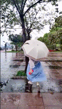 小明|搞笑GIF趣图:不小心惹怒女朋友，她一气之下就开始变身了！