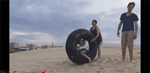 搞笑|搞笑GIF：离我远一点...看见你就心烦！