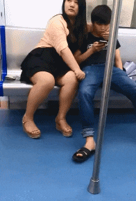 妹子|搞笑GIF趣图:这种做,家里也可以健身