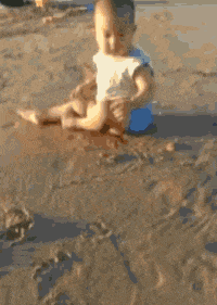 人群|搞笑GIF：只因在人群中多看了你一眼