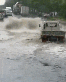 一往无前|搞笑gif:一脚油门,一往无前!