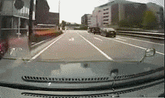 妹子|爆笑GIF: 妹子，你是来跨栏的，还是来搞笑的？