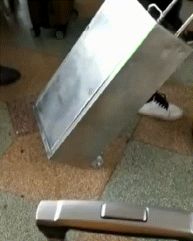 妹子|爆笑GIF: 这障眼法演得不错, 妹子搞笑的劲头很足!