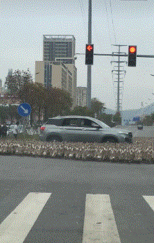 蟑螂|幽默笑话：老公，俺越来越觉得，生完孩子后你就没什么用了