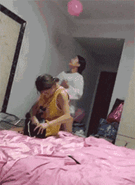 妹子|搞笑GIF:谁知道这什么什么品种,圣诞送给女神应该不错吧