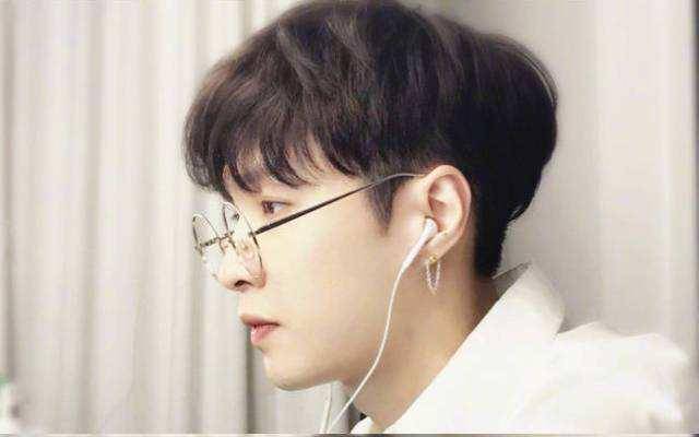 老婆|笑话段子:这根烟一个月不抽,给你换辆新车