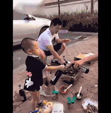 妹子|搞笑GIF：原来妹子穿高跟鞋还有这个用