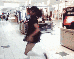 姐姐|搞笑GIF：你这家伙还真懂得怎么捣乱，不过谁让你不坐好？