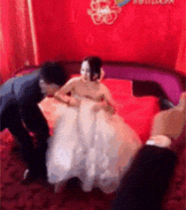 手势|搞笑GIF: 到哪里都通用的一个胜利的手势! 超级无敌剪刀手