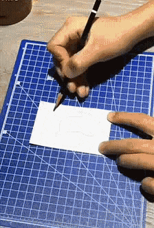 大哥|搞笑GIF:大哥,做什么生意的,这么有钱啊!