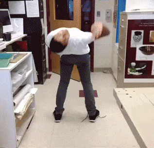 肛肠科|搞笑GIF:这技术一个月开多少钱合适?