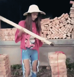 小金|爆笑GIF图:看着妖娆的打球方式,鱼也喝酸奶?