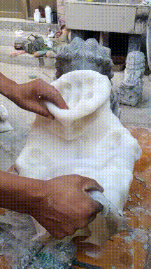 石狮子|搞笑GIF:一直以为石狮子是雕刻成型了,今天终于知道真相了