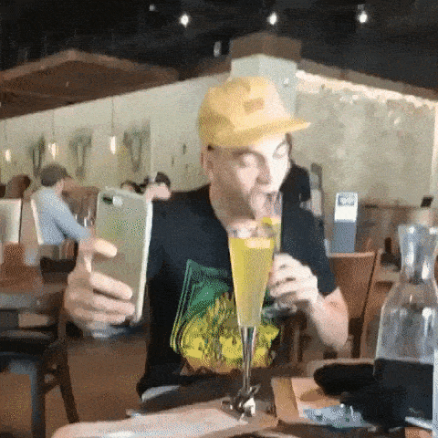 小王|幽默段子:老板递给我一杯咖啡,我一口气喝完,结果......