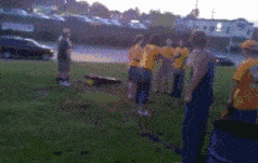 儿子|搞笑GIF:后来我搬过去住了,那条鱼就饿死了