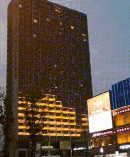 俄罗斯|搞笑GIF:只会扭腰,姑娘需要我教教你吗