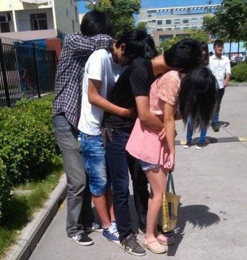 俄罗斯|搞笑GIF:只会扭腰,姑娘需要我教教你吗