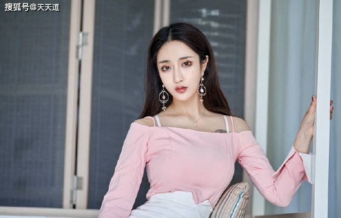 总监|搞笑GIF趣图：你知道开会要宣布的升经理的是谁吗？