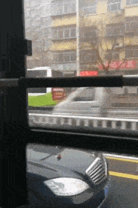 肩上|妹子,你俩这是在比谁腿长吗?别比了,都挺长的,哈哈