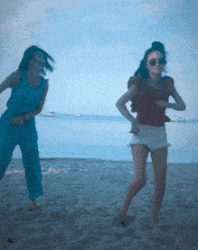 霍霍|这人素质极高,放个屁都用手兜着,生怕污染环境!