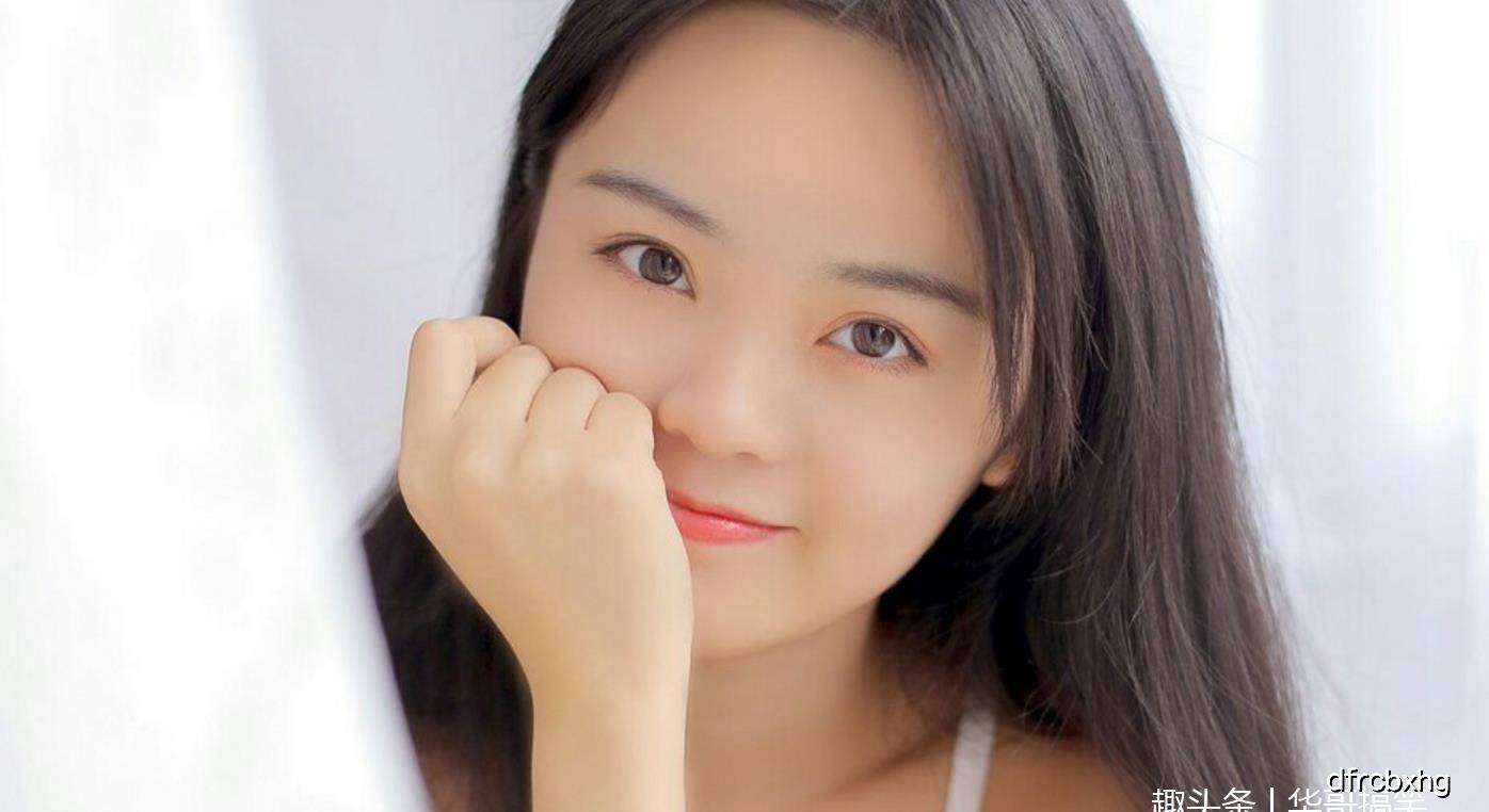 媳妇|搞笑段子:躲在厕所抽烟,教导主任一来,同学吓得鼻孔冒烟