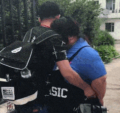 段子|爆笑GIF:	这种身材的妹子，我一般不敢招惹