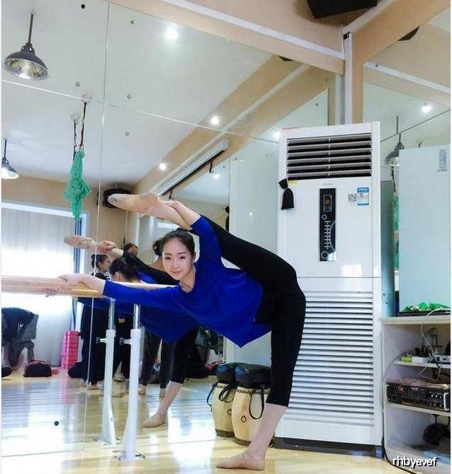 老爸|搞笑GIF趣图:妹子表示,睡觉前摇一摇,睡觉才会香