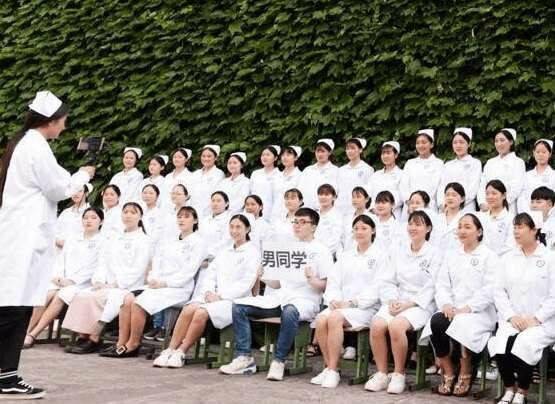 妹子|这年头没点手艺，还真不敢出来得瑟