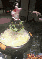 老婆|爆笑GIF：请收下我的膝盖，以后有你受的