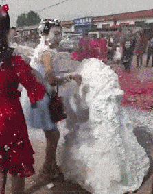 老婆|爆笑GIF：请收下我的膝盖，以后有你受的