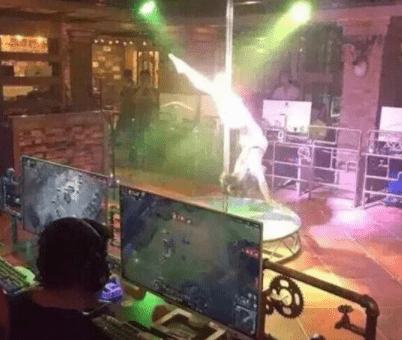 钱夹|笑话:嘴馋了,用奶奶的手机给老妈发信息:闺女,妈想吃榴莲了