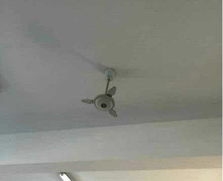 大号|开心笑话：邻居家是一对小夫妻，开着门在吃火锅