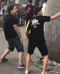 外甥女|幽默笑话：“看清楚喔！等会儿出来，别说我偷了你们的猴子！”……