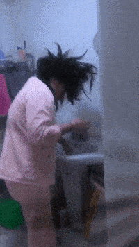 电视|GIF动图笑话:啥?你把电视弄坏了,看你妈回来怎么收拾你!