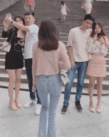 新郎|爆笑GIF图:现在国内妹子供应不足,只能依赖进口了