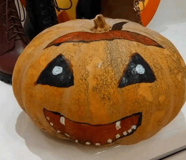 时候|开心一刻笑话:邻居大爷给大妈骂出门来,我在等电梯刚好撞见了