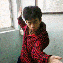 时候|开心一刻笑话:邻居大爷给大妈骂出门来,我在等电梯刚好撞见了