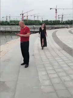 阿童|这下玩大了，新娘被别人亲了