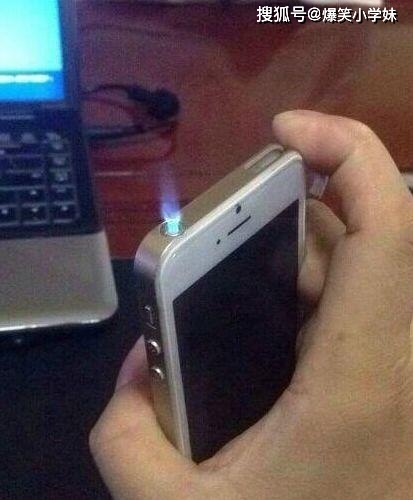 小明|爆笑GIF：美女这是什么动作？